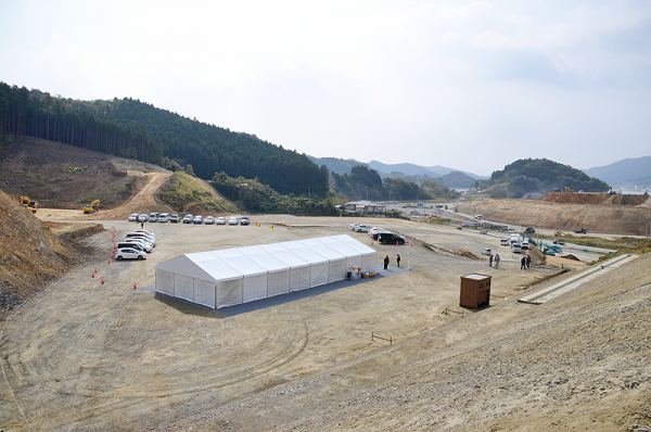 赤崎中の新校舎が建設される高台=赤崎町