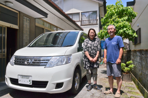 熊本までの車による移動距離は約１７００㌔。夫妻は「東日本大震災で遠方から来た方々のありがたさも身に染みた」と語る＝住田町