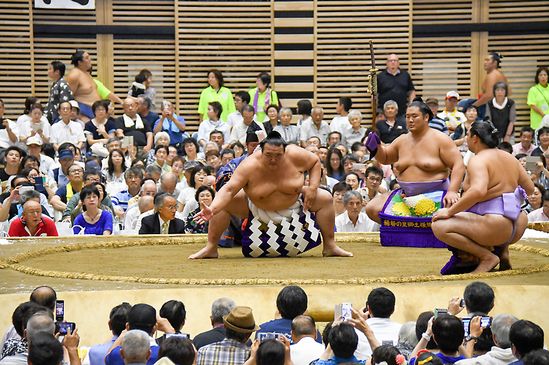 Web東海新報｜力士の迫力 まちに熱気、大相撲の〝復興場所〟／陸前高田（動画、別写真あり）