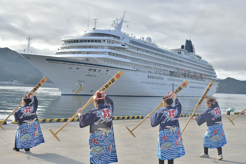 Web東海新報｜白い船体 今年も優雅に 客船「飛鳥Ⅱ」1年3カ月ぶり