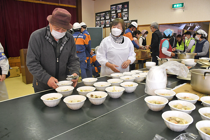 Web東海新報｜13年8カ月前の教訓 胸に 津波避難訓練 市民ら2775人参加